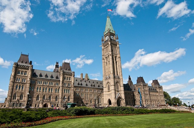 Впервые в парламент Канады избраны 10 кандидатов-мусульман